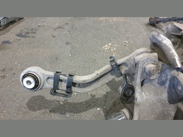 bontott BMW 5 F11 Jobb hátsó Alsó Első Lengőkar