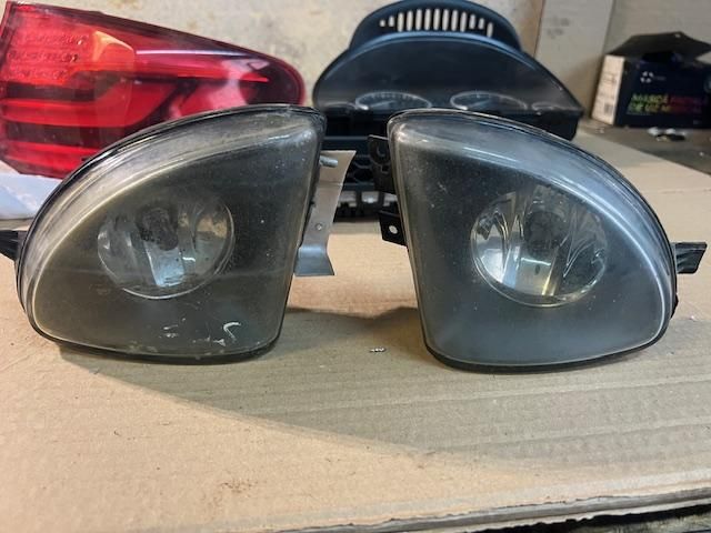 bontott BMW 5 F11 Jobb Ködfényszóró