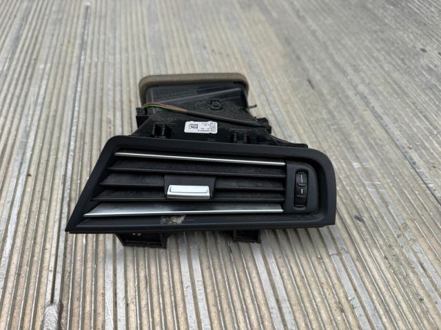 bontott BMW 5 F11 Jobb Szellőző