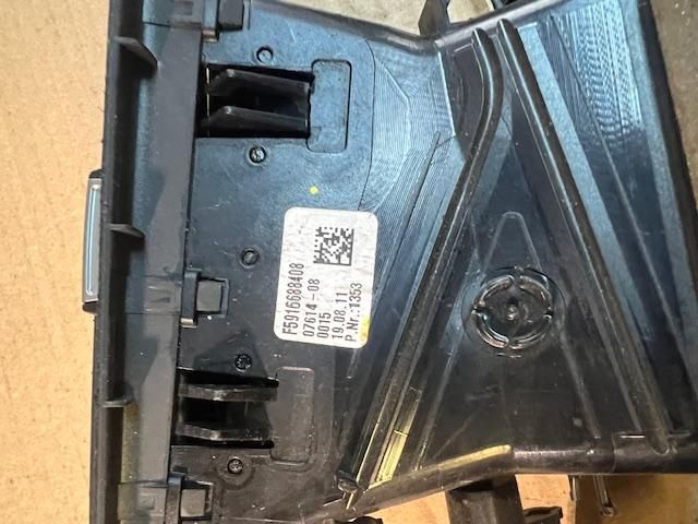 bontott BMW 5 F11 Jobb Szellőző