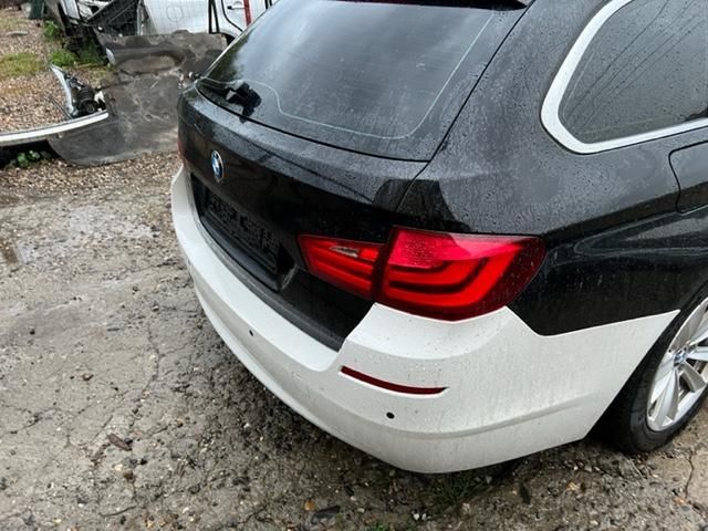 bontott BMW 5 F11 Kesztyűtartó Ajtó