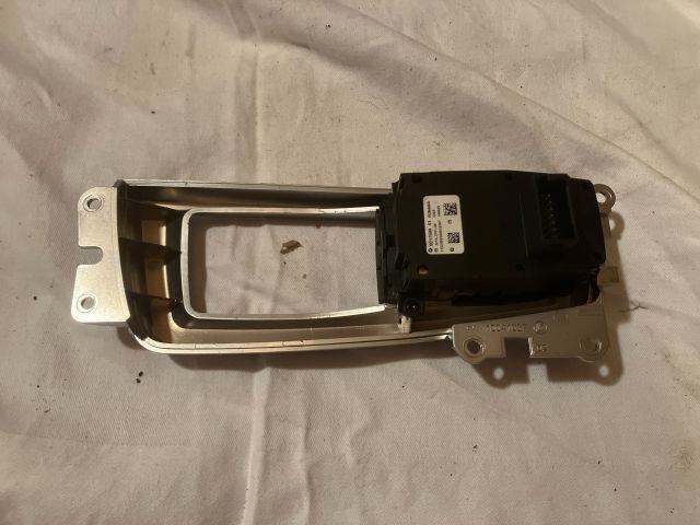 bontott BMW 5 F11 Kézifék Kapcsoló