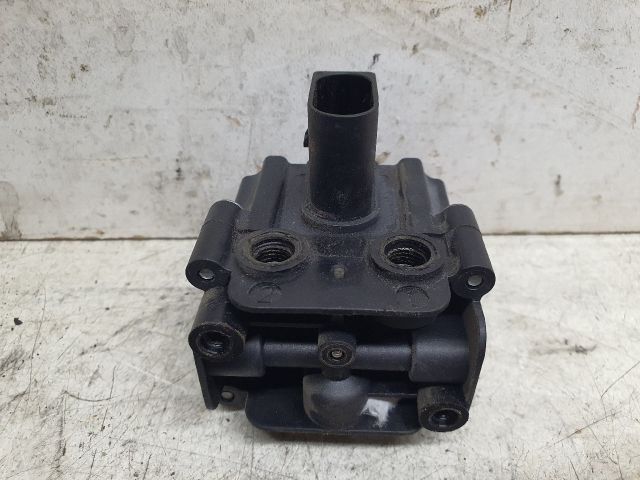 bontott BMW 5 F11 Légrugó Vezérlő