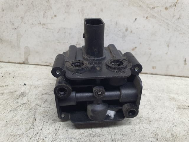 bontott BMW 5 F11 Légrugó Vezérlő