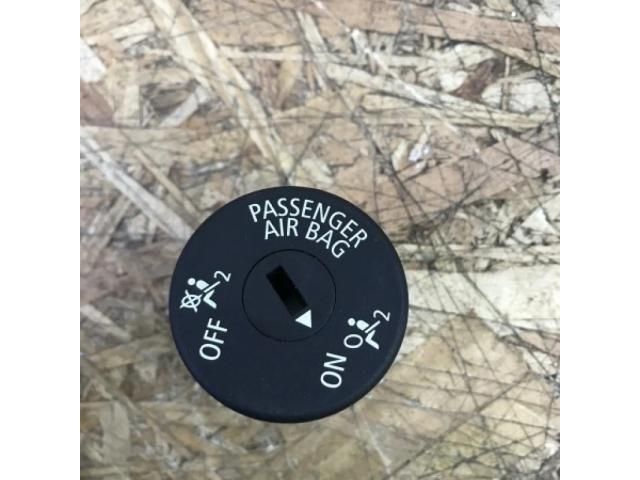 bontott BMW 5 F11 Légzsák Kapcsoló