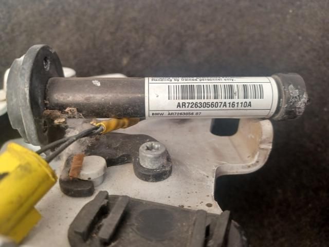 bontott BMW 5 F11 Motorháztető Zsanér Pár