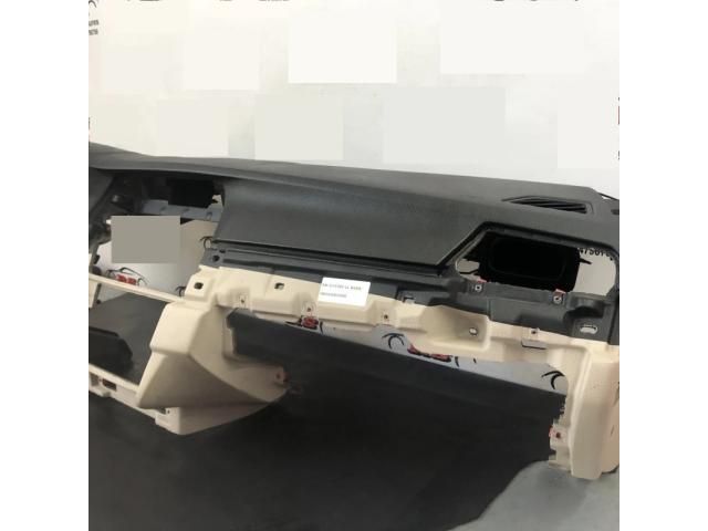 bontott BMW 5 F11 Műszerfal Héj