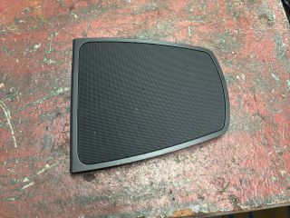 bontott BMW 5 F11 Műszerfal Középső Hangszóró Burkolat