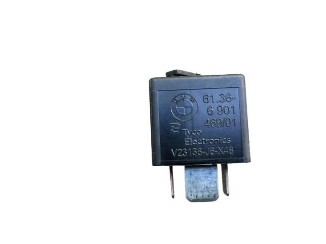 bontott BMW 5 F11 Relé