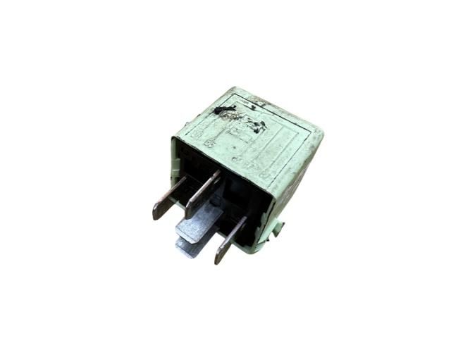 bontott BMW 5 F11 Relé