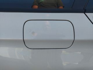 bontott BMW 5 F11 Tankajtó