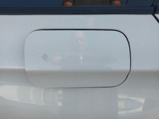 bontott BMW 5 F11 Tankajtó