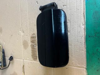 bontott BMW 5 F11 Tankajtó