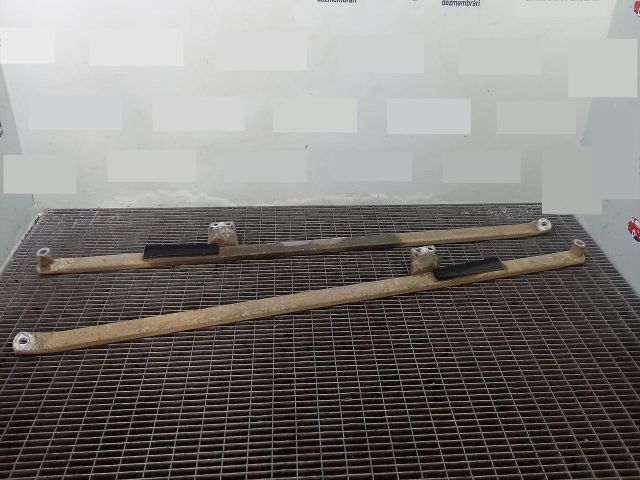 bontott BMW 5 F11 Tartó Bak