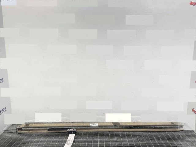 bontott BMW 5 F11 Tartó Bak