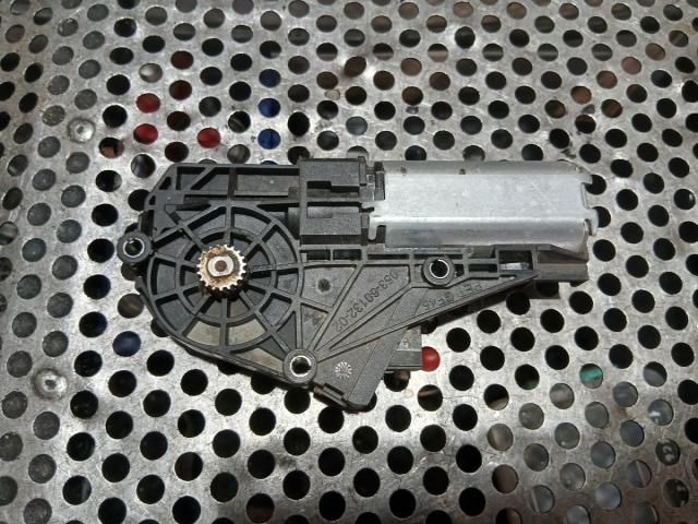 bontott BMW 5 F11 Tetőablak Motor