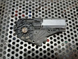 bontott BMW 5 F11 Tetőablak Motor