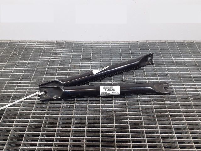 bontott BMW 5 F11 Vízhűtő Radiátor Tartó