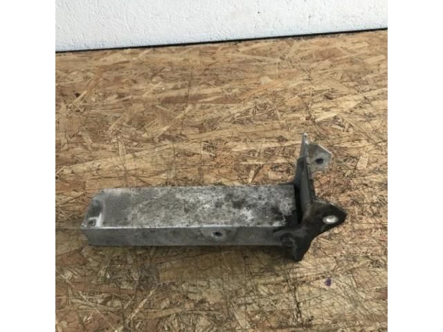 bontott BMW 5 F11 Vízhűtő Radiátor Tartó