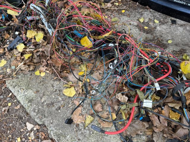 bontott BMW 5 F11 Vonóhorog