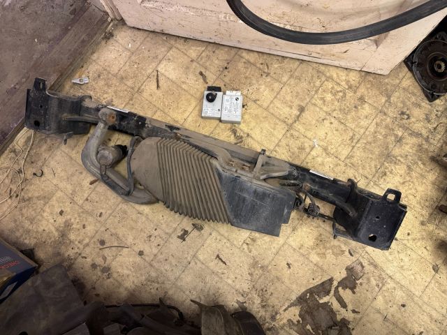 bontott BMW 5 F11 Vonóhorog