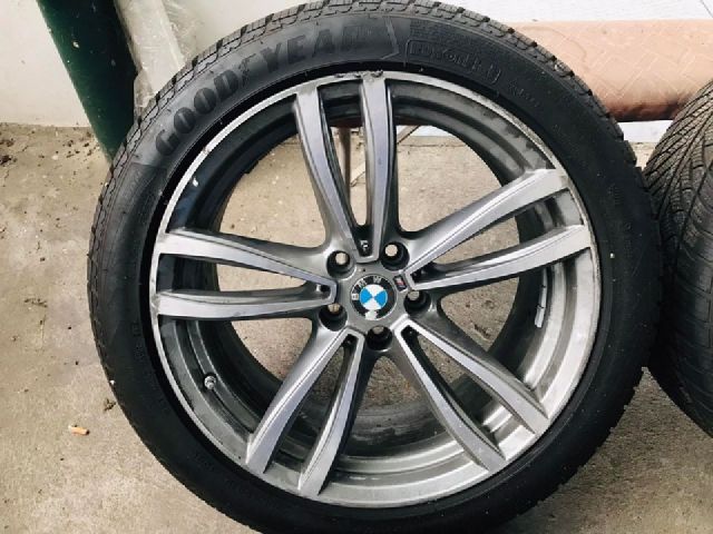 bontott BMW 5 G30 Alufelni Szett Gumival