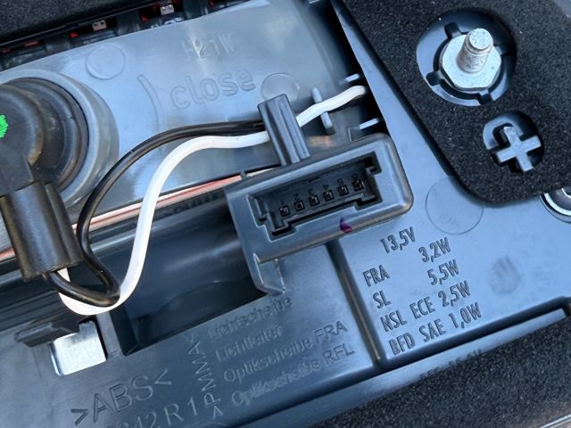 bontott BMW 5 G30 Bal Belső Hátsó Lámpa