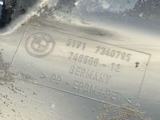 bontott BMW 5 G30 Bal első Hátsó Dobbetét (Kerékjárati, Műanyag)