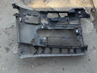 bontott BMW 5 G30 Bal első Lökhárító Tartó (Műanyag)