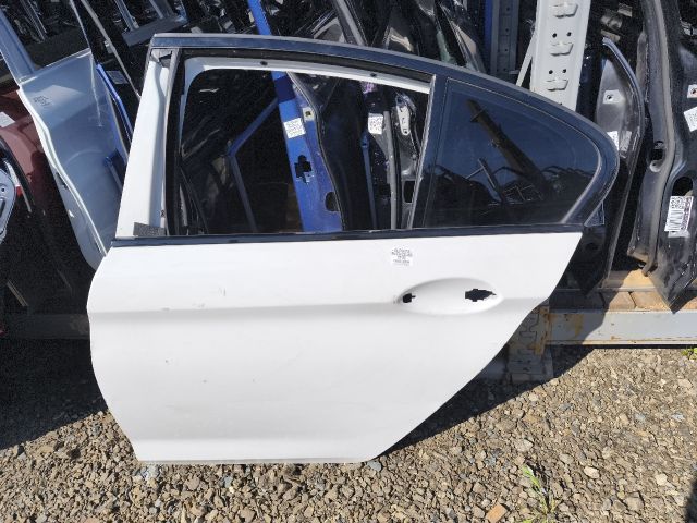 bontott BMW 5 G30 Bal hátsó Ajtó (Üres lemez)