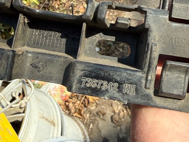 bontott BMW 5 G30 Bal Sárvédő Oldaltartó