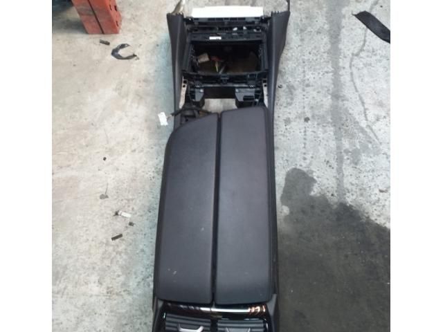 bontott BMW 5 G30 Biztosítéktábla Csomagtér