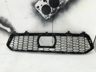 bontott BMW 5 G30 Első Lökhárító Alsó Középső Díszrács