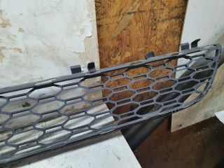 bontott BMW 5 G30 Első Lökhárító Alsó Középső Díszrács