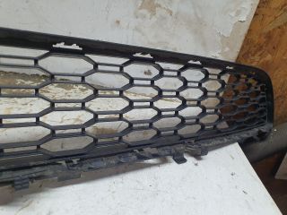 bontott BMW 5 G30 Első Lökhárító Alsó Középső Díszrács