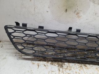 bontott BMW 5 G30 Első Lökhárító Alsó Középső Díszrács