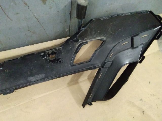 bontott BMW 5 G30 Első Lökhárító Alsó Középső Díszrács