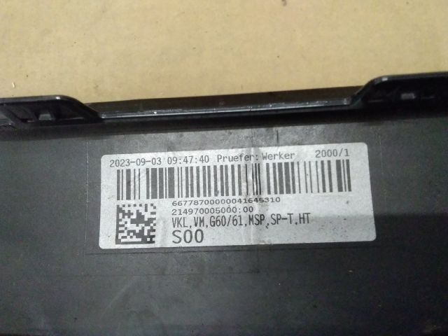 bontott BMW 5 G30 Első Lökhárító Alsó Középső Díszrács