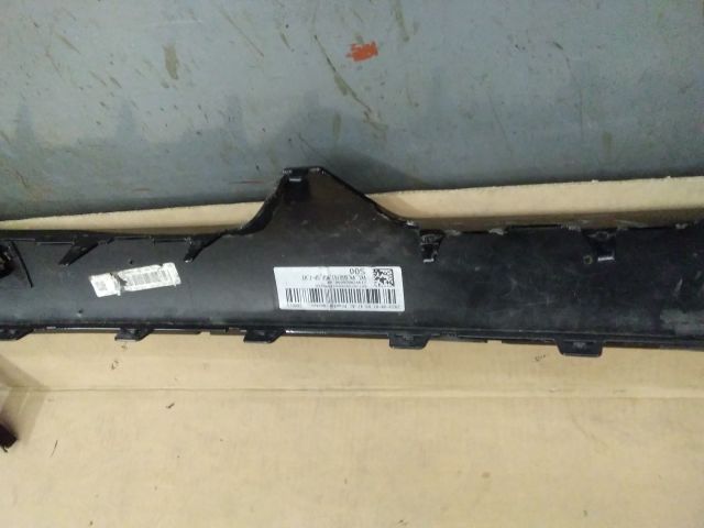 bontott BMW 5 G30 Első Lökhárító Alsó Középső Díszrács