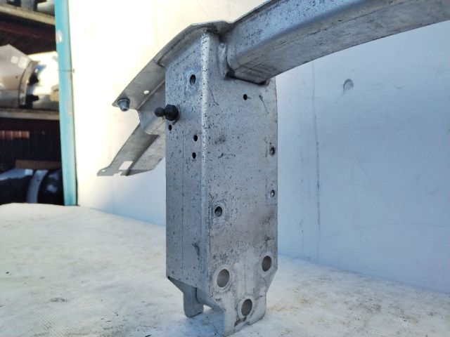 bontott BMW 5 G30 Első Lökhárító Merevítő (Fém)