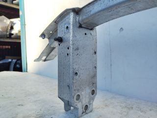 bontott BMW 5 G30 Első Lökhárító Merevítő (Fém)