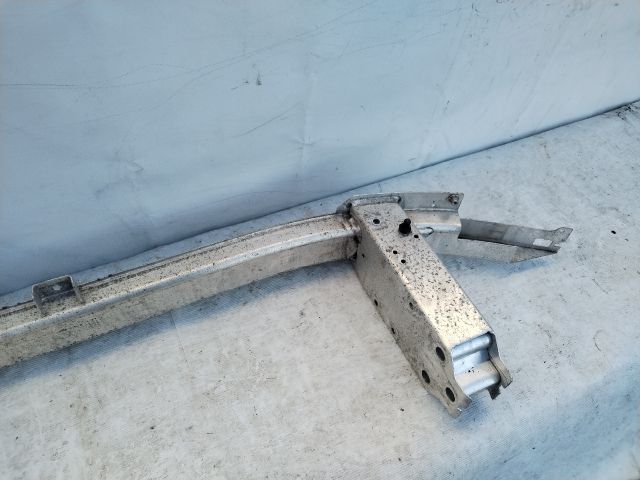 bontott BMW 5 G30 Első Lökhárító Merevítő (Fém)