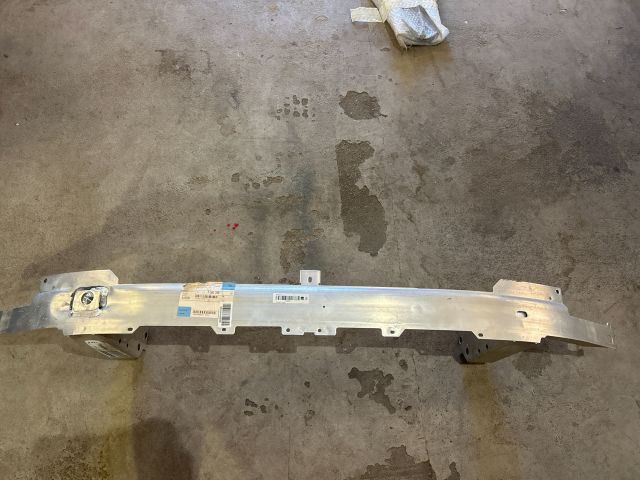 bontott BMW 5 G30 Első Lökhárító Merevítő (Fém)