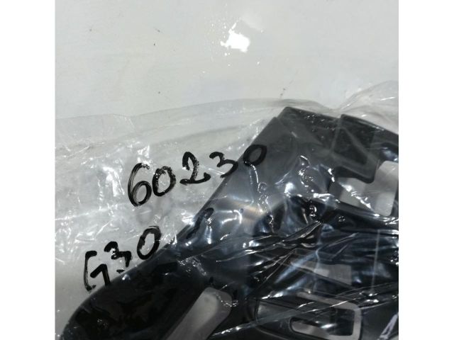 bontott BMW 5 G30 Első Lökhárító Tartó Felső