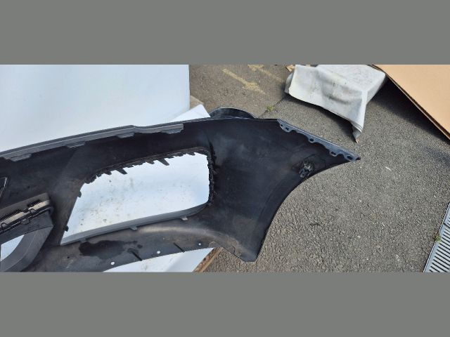 bontott BMW 5 G30 Első Lökhárító (Üresen)