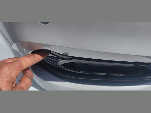 bontott BMW 5 G30 Első Lökhárító (Üresen)