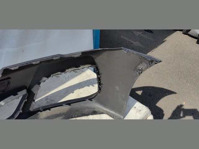 bontott BMW 5 G30 Első Lökhárító (Üresen)