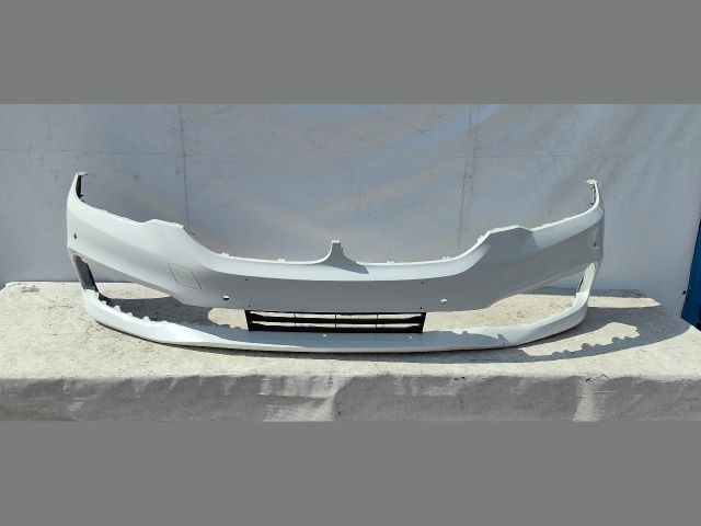 bontott BMW 5 G30 Első Lökhárító (Üresen)