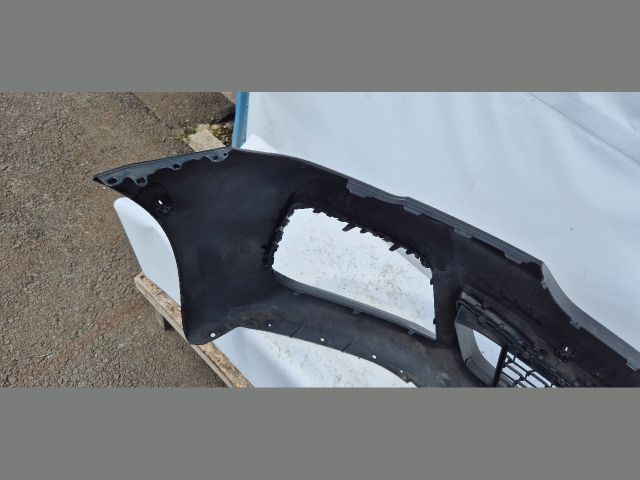 bontott BMW 5 G30 Első Lökhárító (Üresen)