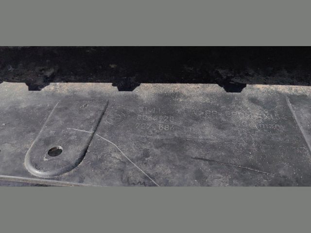 bontott BMW 5 G30 Első Lökhárító (Üresen)